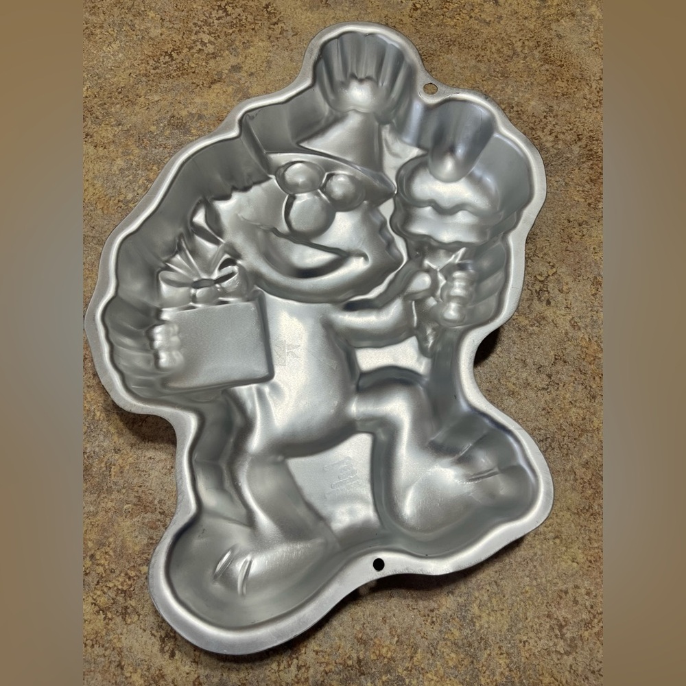 Wilton 1996 Sesame Street Elmo Cake Pan 2105-4298 Vintage Birthday Cake Mold - Picture 5 of 6